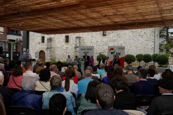 Encuentro de las candidaturas de Aiara