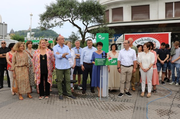J-23 Autogobernuari buruzko ekitaldia - Donostia - Aitor Esteban Maribel Vaquero