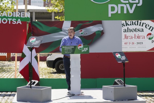 23-J Mikel Legarda, Almudena Otaola, Aitor Esteban, Andoni Ortuzar - Zaramaga