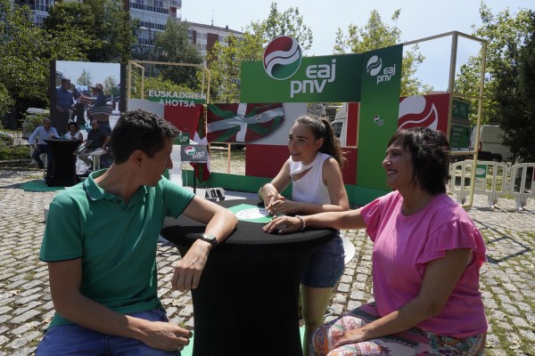 23-J Mikel Legarda, Almudena Otaola, Aitor Esteban, Andoni Ortuzar - Zaramaga