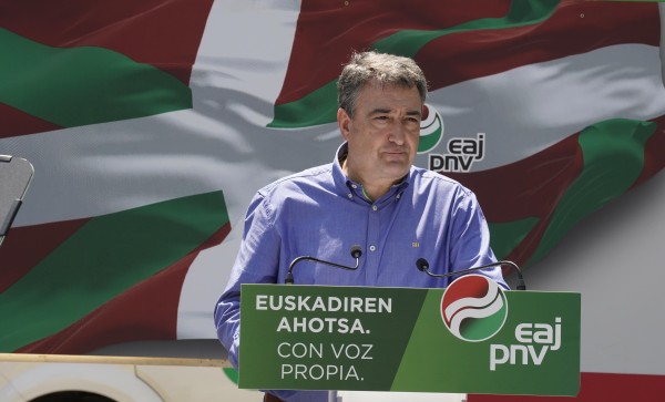 23-J Mikel Legarda, Almudena Otaola, Aitor Esteban, Andoni Ortuzar - Zaramaga