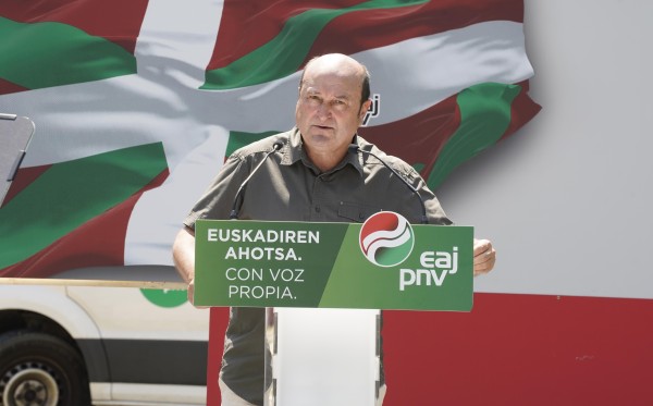 23-J Mikel Legarda, Almudena Otaola, Aitor Esteban, Andoni Ortuzar - Zaramaga