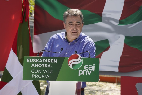 23-J Mikel Legarda, Almudena Otaola, Aitor Esteban, Andoni Ortuzar - Zaramaga