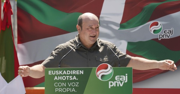 23-J Mikel Legarda, Almudena Otaola, Aitor Esteban, Andoni Ortuzar - Zaramaga