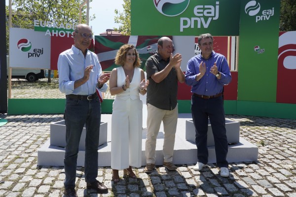 23-J Mikel Legarda, Almudena Otaola, Aitor Esteban, Andoni Ortuzar - Zaramaga