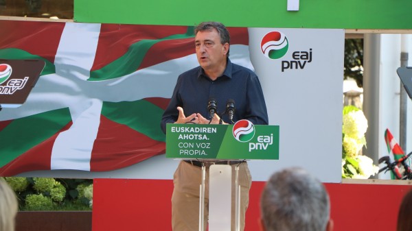 23-J Mitin Beasain - Aitor Esteban Maribel Vaquero