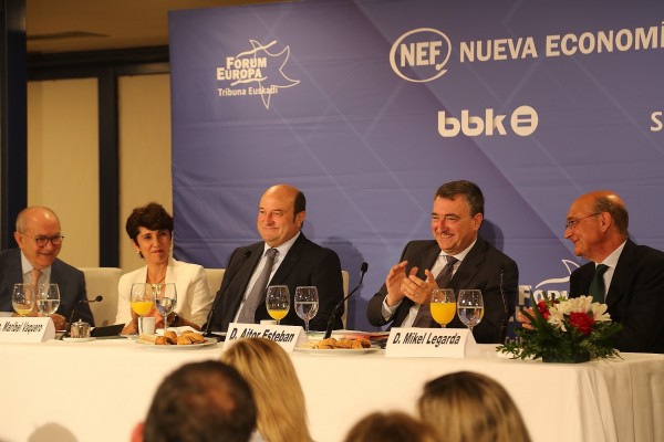 J-23 Forum Nueva Economía - Aitor Esteban, Maribel Vaquero, Mikel Legarda