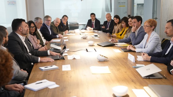 21-A Imanol Pradales, Bakartxo Tejeria. Acto sectorial sobre Innovación, Digitalización e Inteligencia Artificial