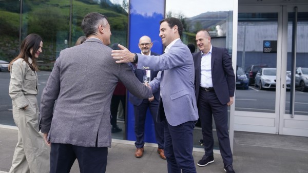 21-A Imanol Pradales, Bakartxo Tejeria. Acto sectorial sobre Innovación, Digitalización e Inteligencia Artificial