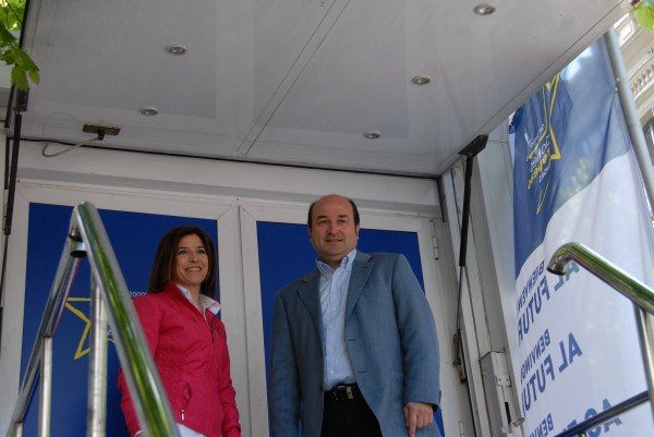 Autobus Parlamento Europeo 09.05.03