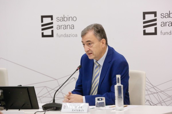 Aitor Esteban y Arantxa Tapia en SAF - Seminario sobre la Ley de Secretos Oficiales