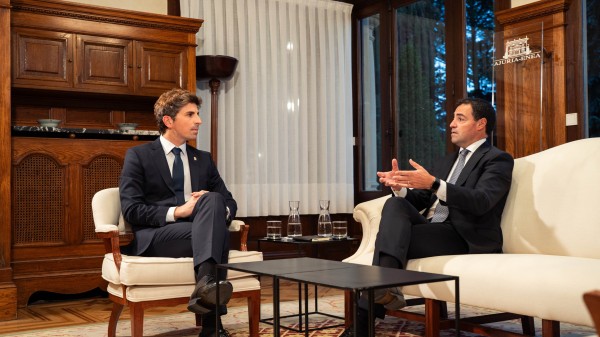 Jon Insausti eta Imanol Pradales bilera