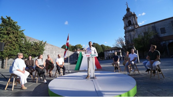 Mikel Urdangarin alkategaiaren aurkezpena