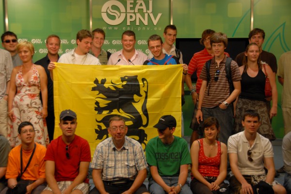 Flandes-ko Alderdi Abertzaleko kide gazteak 