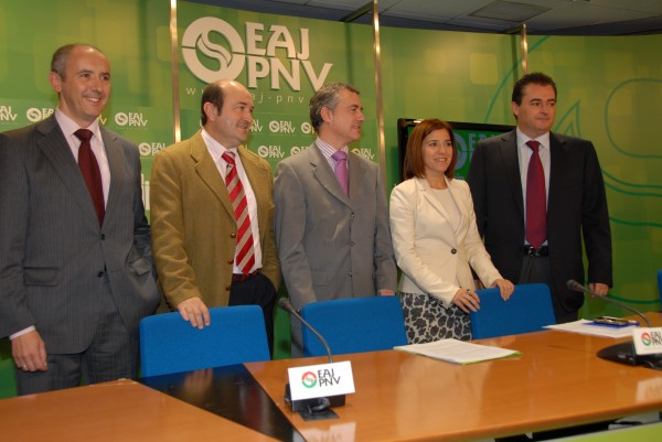 Rueda de prensa en Sabin Etxea