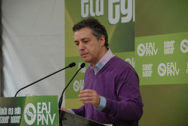 Tenderiako batzokiaren berrirekitze ekitaldia