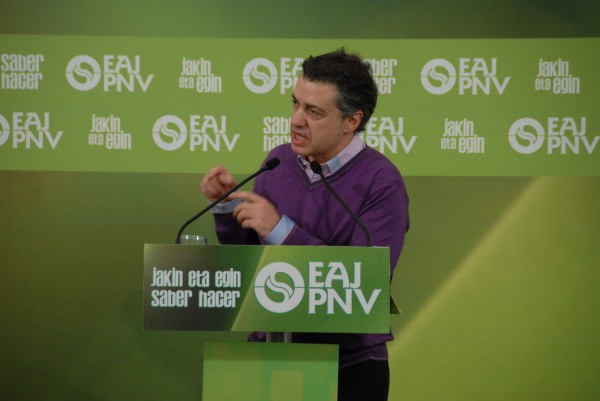 Tenderiako batzokiaren berrirekitze ekitaldia