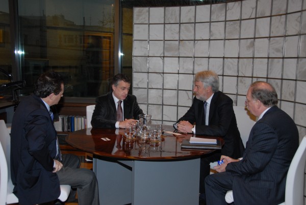 Reunión entre delegación Gran Bretaña y EAJ-PNV