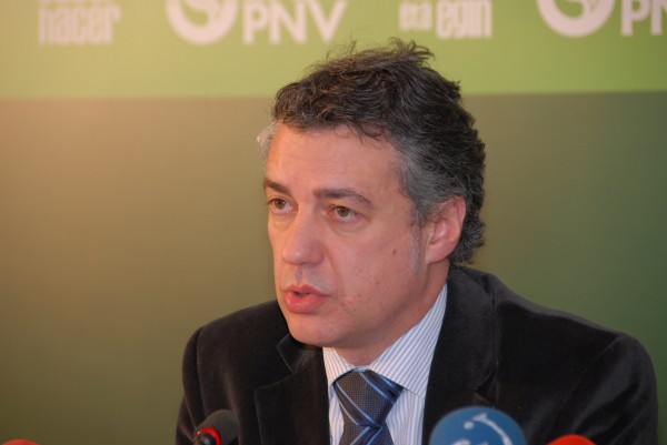 Reunión con cargos institucionales en Gasteiz