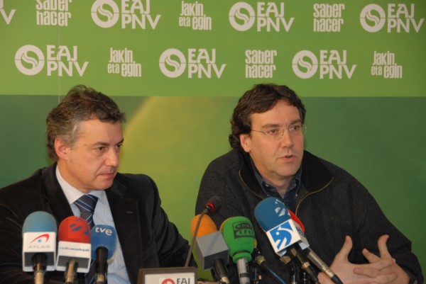 Reunión con cargos institucionales en Gasteiz