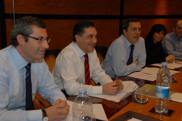 Reunión con cargos públicos en Sabin Etxea