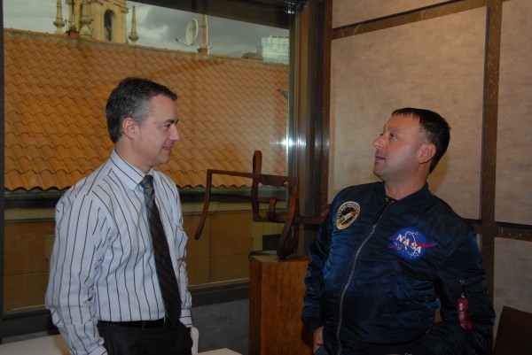 Josu Feijoo visita a Iñigo Urkullu