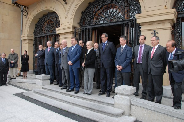 Getxon egin den Agirren Lehendakariari omenaldia