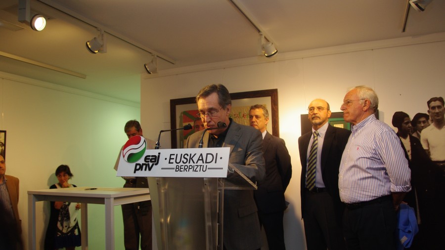 Iñigo Urkullu - Donación Mendigoxale Arranua