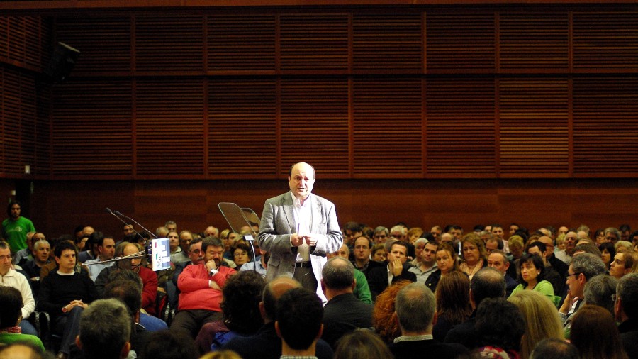 Acto municipal en  Kursaal