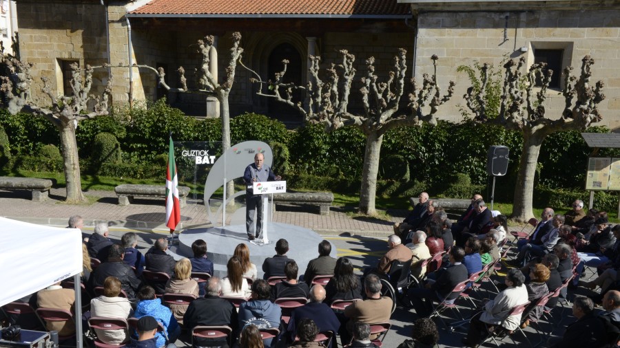 Andoni Ortuzar en Asparrena
