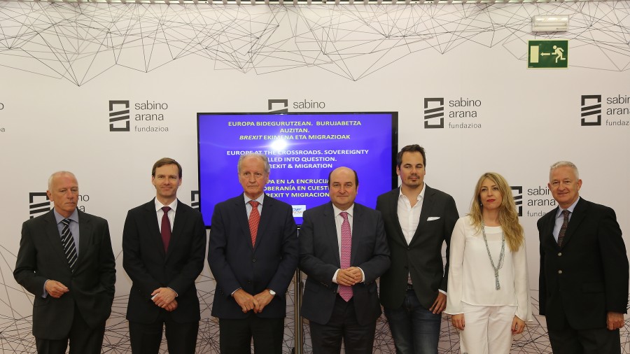 Brexit eta migrazioei buruzko seminarioaren irekiera. Andoni Ortuzar