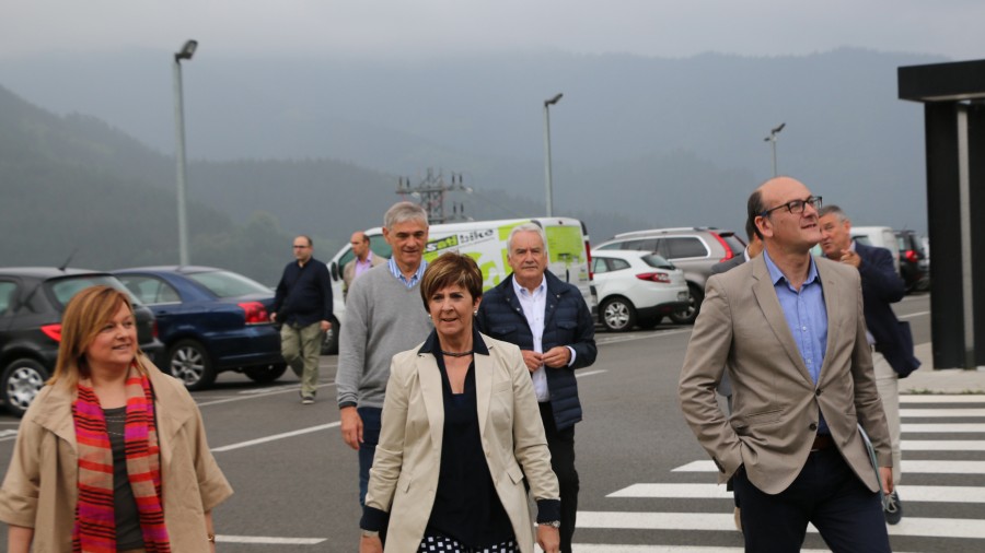 Industria-Enpresa. Joseba Agirretxea, Arantxa Tapia, Mª Eugenia Iparragirre