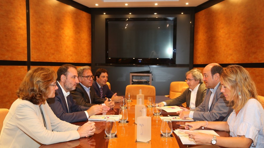 Units per Avançar alderdiaren ordezkaritza Sabin Etxean