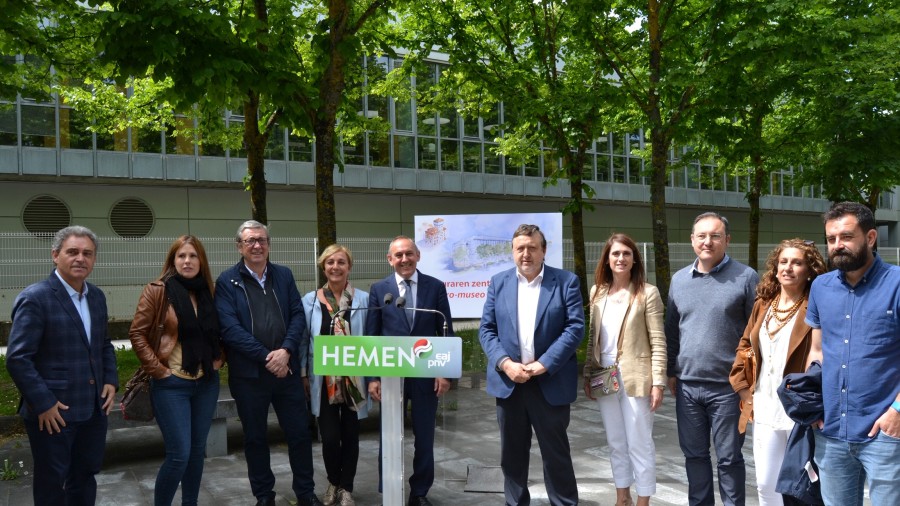 Ramiro González propone que el Centro-Museo de la Naturaleza se ubique en el edificio del Archivo del Territorio Histórico de Álava