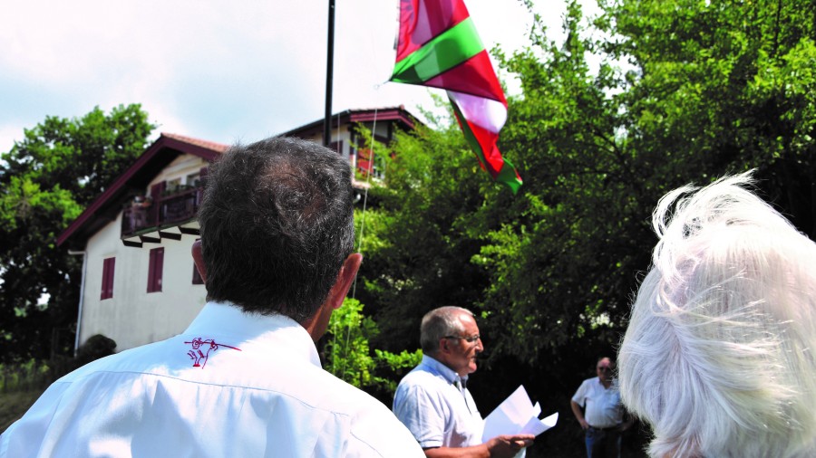 EAJ-PNBk Hazparnen ospatu du Ikurriñaren Pesta, burujabetasunaren eguna EAJ-PNBk Hazparnen ospatu du Ikurriñaren Pesta, burujabetasunaren eguna