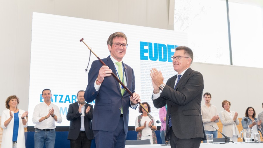 Vitoria-Gasteizko alkate Gorka Urtaran, EUDELen Elkarteburu