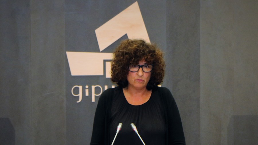 Cada vez son más los y las hondarribitarras partidarias de conjugar convivencia y celebración, de superar el conflicto y de colocar la fiesta en el lugar que le corresponde Cada vez son más los y las hondarribitarras partidarias de conjugar convivencia y celebración, de superar el conflicto y de colocar la fiesta en el lugar que le corresponde