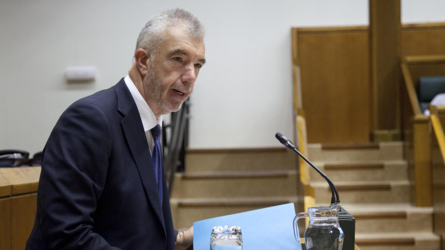 EAJk babestu egiten du Hezkuntza Sailak ikastetxeetako jangeletan egindako kudeaketa, eta desgastatzeko asmoz egin dioten 