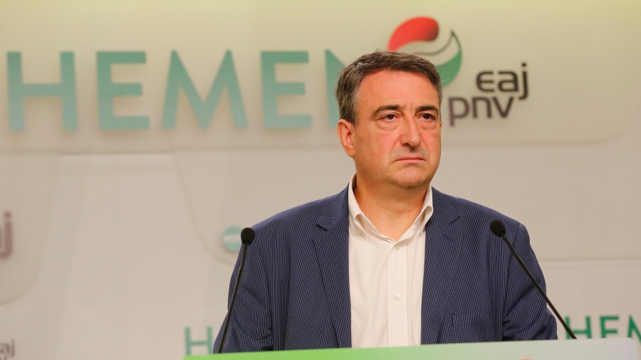 Aitor Esteban, sobre la exhumación de Franco: “Lo que iba a ser un acto de reparación se ha convertido en un acto de exaltación del franquismo” 