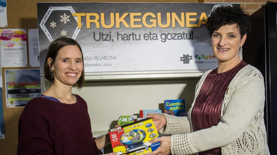 El Ayuntamiento de Andoain y Kutxa-Ekogunea impulsan el proyecto TRUKEGUNEA para la reutilización de objetos El Ayuntamiento de Andoain y Kutxa-Ekogunea impulsan el proyecto TRUKEGUNEA para la reutilización de objetos
