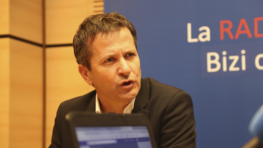 Bildarratz reivindica “profundizar” los compromisos alcanzados con el PSOE sobre transferencias si se busca el voto afirmativo de EAJ-PNV a la investidura de Sánchez Bildarratz reivindica “profundizar” los compromisos alcanzados con el PSOE sobre transferencias si se busca el voto afirmativo de EAJ-PNV a la investidura de Sánchez