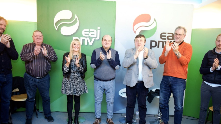 Ortuzar: “Ez gaituzte desbideratuko, ez Alonsok ezta Otegik ere: EAJk lanean jarraituko du euskal herritarrek beren etorkizuna erabaki dezaten askatasunez eta demokrazian”