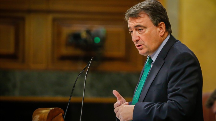 Esteban traslada a Sánchez el ‘sí‘ de EAJ-PNV a la prórroga pero le exige un “cambio” en el diálogo y la participación de las CCAA para mantener ese apoyo