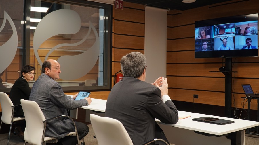 Ortuzar y Bonvehí se han reunido con alcaldes y alcaldesas de EAJ-PNV y PDeCAT para compartir experiencias en la gestión de la crisis del Covid-19
