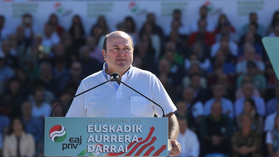 Ortuzar: “Politikan koherente izan behar da, asteazkenean gertatutakoa ez zen izan eta katetuenak Sánchez eta bere gobernua izan dira” 