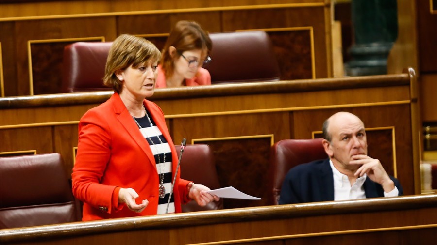 Josune Gorospek, hezkuntza gaietarako Euskal Taldeko bozeramaileak, Unibertsitate ministroa premiatu du gazteen lan-gaitasunak areagotzeko neurriak hartzera