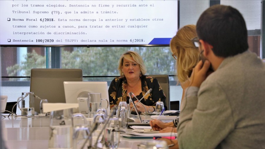 La Diputación analizará el “blindaje” de las normas forales que permiten la implantación de peajes en carreteras La Diputación analizará el “blindaje” de las normas forales que permiten la implantación de peajes en carreteras