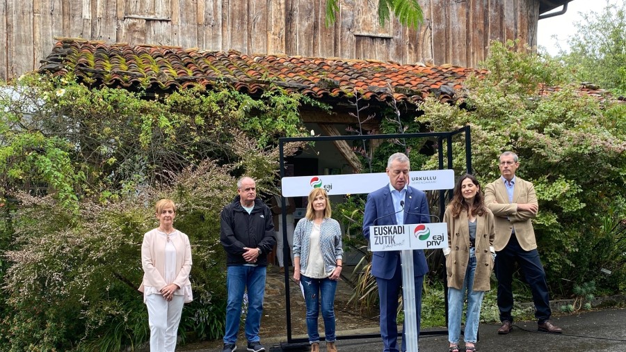 EAJ-PNV apuesta por el transporte público, el vehículo eléctrico y las energías renovables en la construcción de una Euskadi más sostenible EAJ-PNV apuesta por el transporte público, el vehículo eléctrico y las energías renovables en la construcción de una Euskadi más sostenible