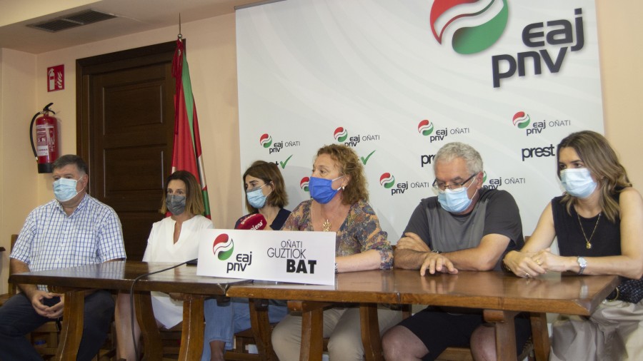 Valoramos positivamente la colaboración en el ayuntamiento para hacer frente al Covid-19, aunque la actitud de EH Bildu tras la suspensión de la mesa de crisis ha empañado dicha valoración Valoramos positivamente la colaboración en el ayuntamiento para hacer frente al Covid-19, aunque la actitud de EH Bildu tras la suspensión de la mesa de crisis ha empañado dicha valoración
