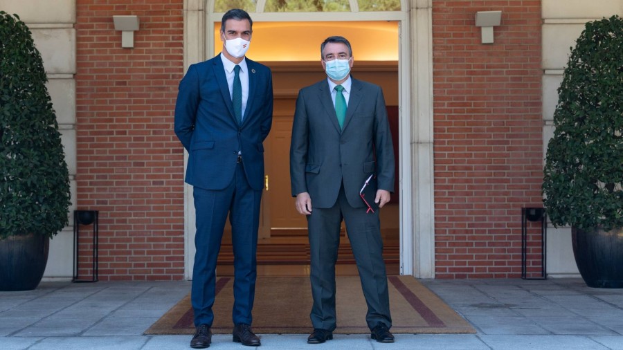 Aitor Esteban traslada a Pedro Sánchez la disposición de EAJ-PNV a negociar los Presupuestos Aitor Esteban traslada a Pedro Sánchez la disposición de EAJ-PNV a negociar los Presupuestos
